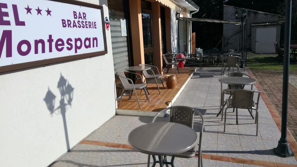 Hotel Montespan Lussac-les-Chateaux Exterior photo